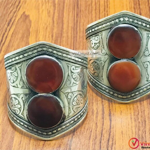 Single Boho Carnelian Stone Cuff: Antique Kuchi Tribal Bracelet - Picture 4 of 15